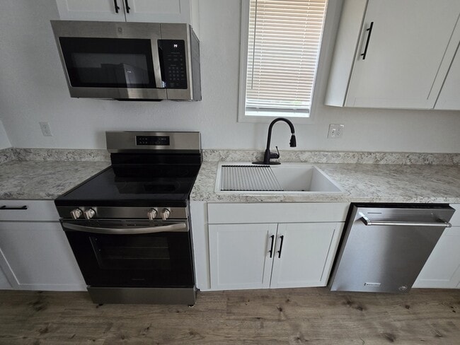 Building Photo - 839 Mt Vernon Ave