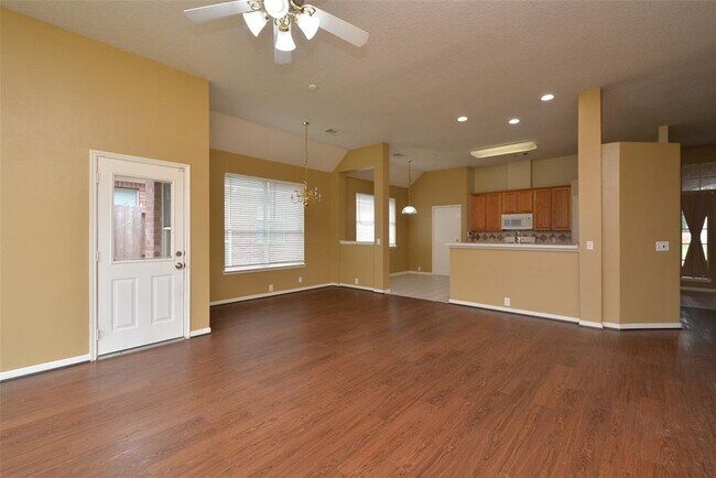 Building Photo - 2931 Sunbird Dr