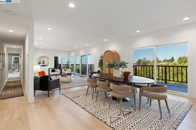 Building Photo - 10336 Greenview Dr