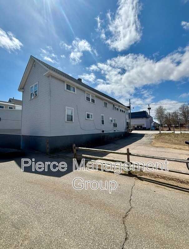 Building Photo - 111 S Main St