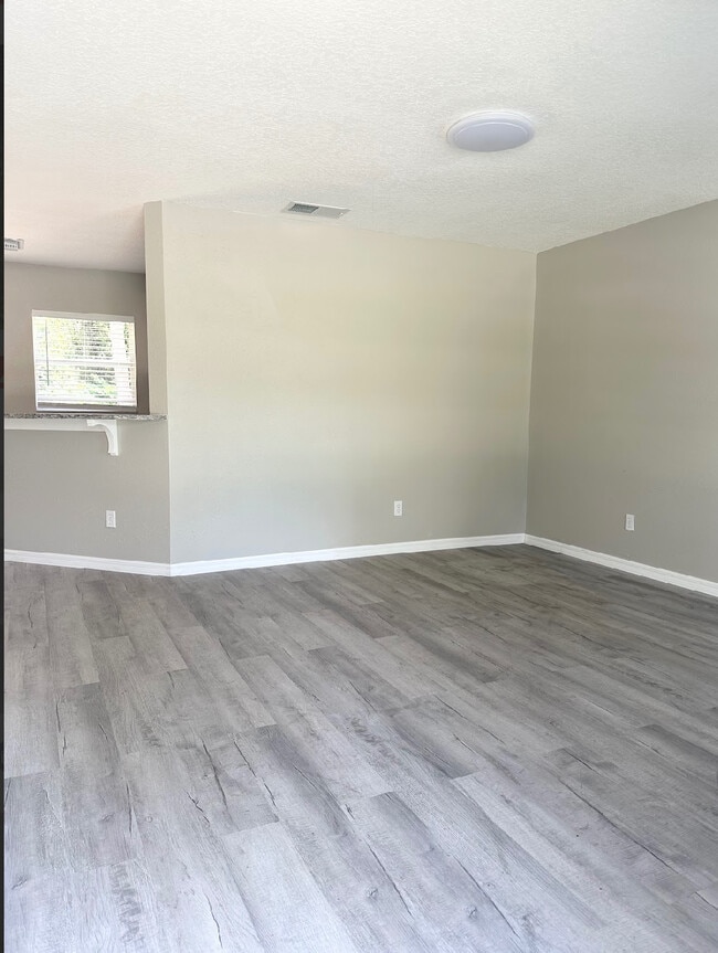 Building Photo - 7417 Savannah Ln