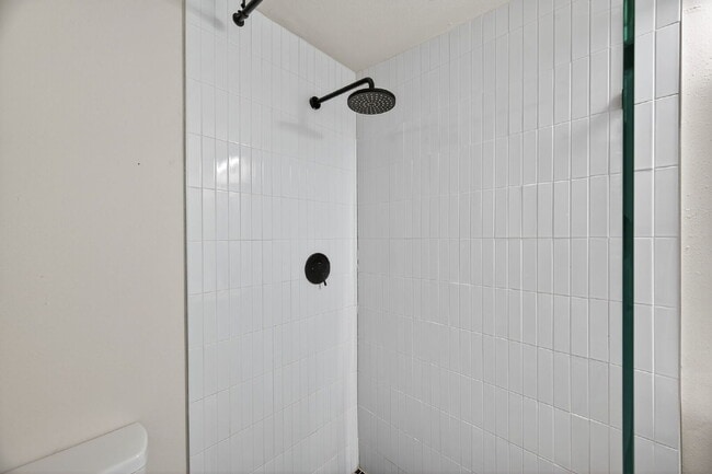 Building Photo - Fully Renovated 3 bedroom St. Pete Home | ...