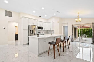 Building Photo - 4498 Dogwood Cir