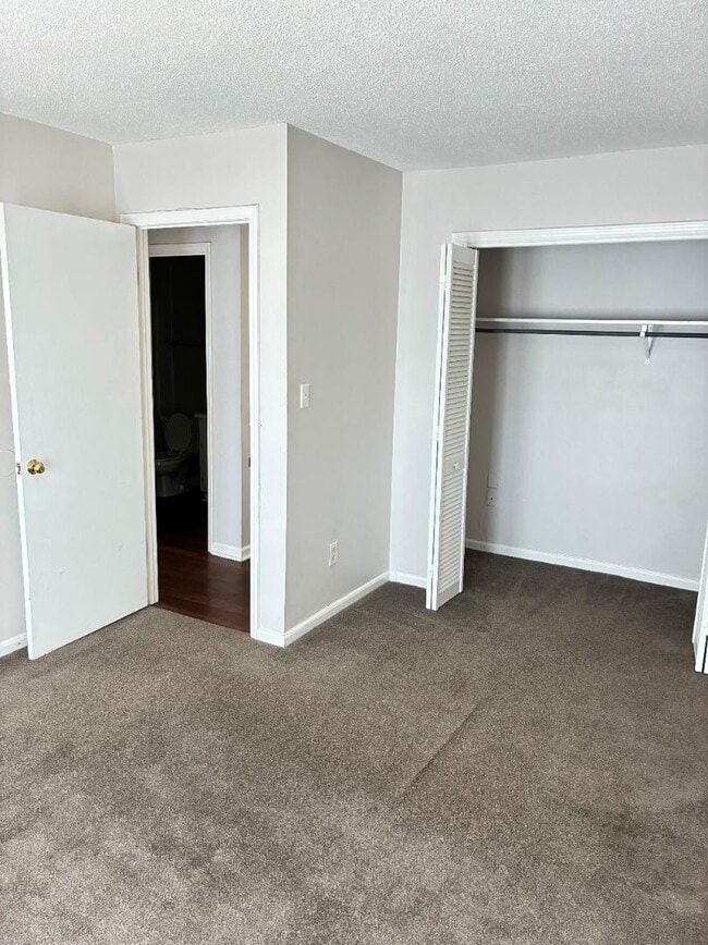 Building Photo - 3701 Nealshire Dr NW