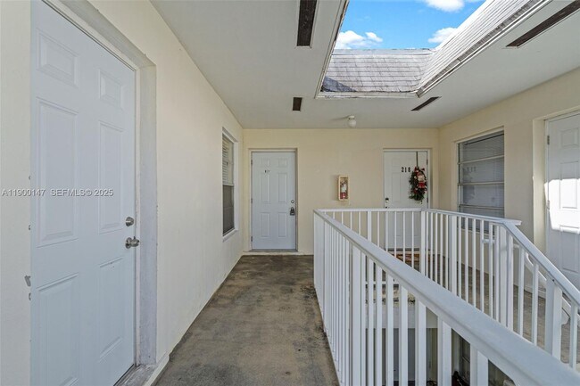 Building Photo - 7330 SW 82nd St