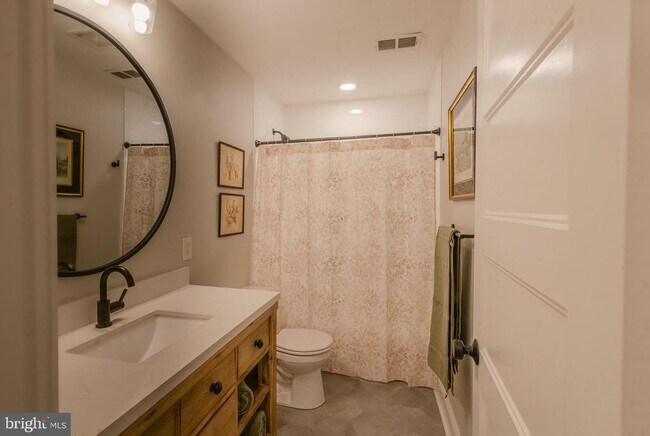 Building Photo - 13230 Falls Rd