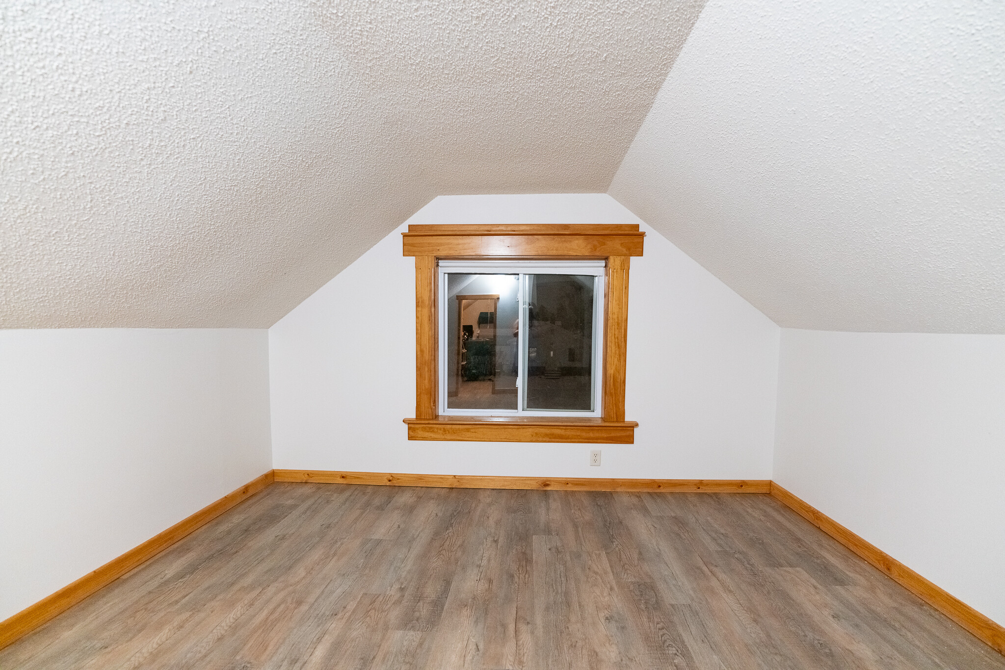 Bedroom. - 515 2nd St W