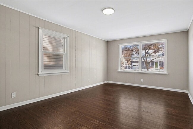 Building Photo - 21 Raleigh Rd