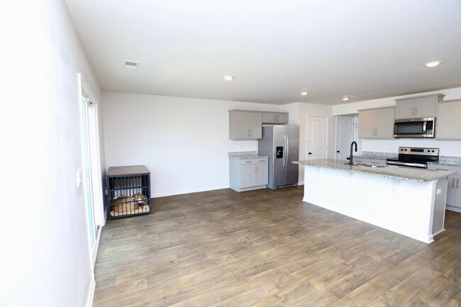 Building Photo - 352 Sandbach Rd