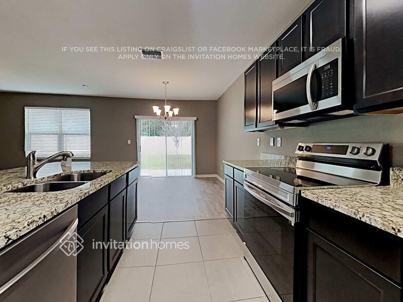 Building Photo - 35780 Jenny Lynne Cir