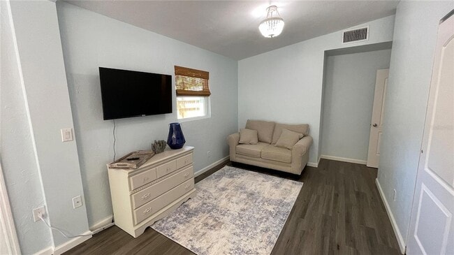 Building Photo - 2504 S Milmar Dr