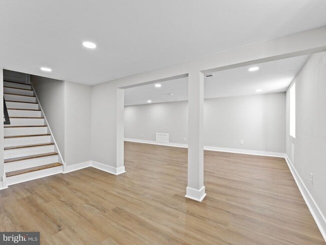 Building Photo - 116 2nd St