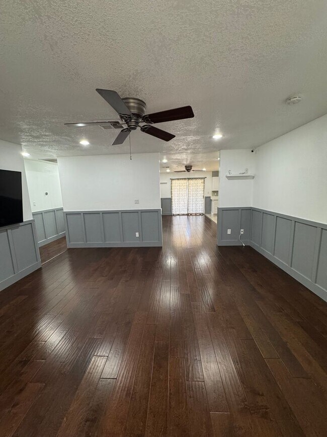 Building Photo - 3bed/2bath Chandler home for rent!