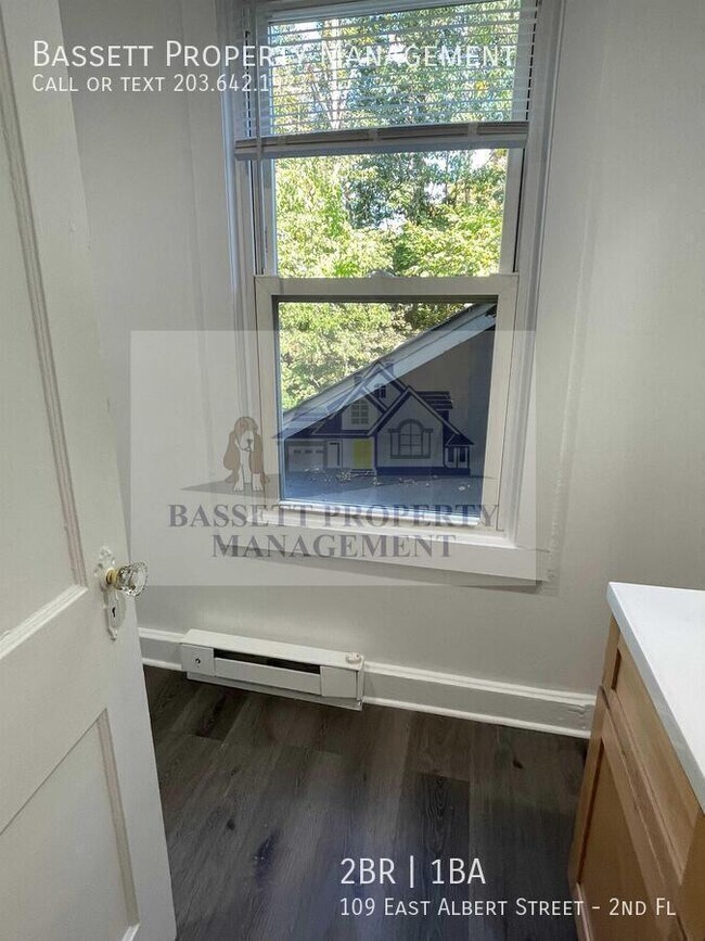 Building Photo - 109 E Albert St