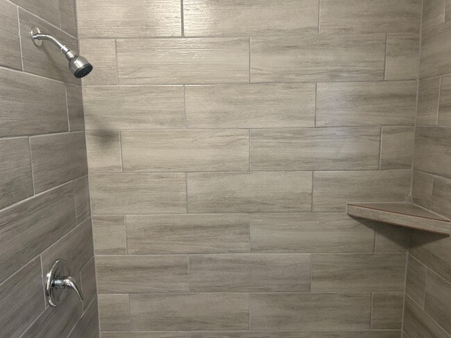 Building Photo - 2936 42nd Ave N