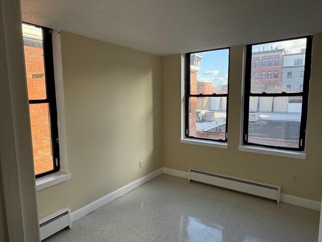 Building Photo - 46 Amesbury St