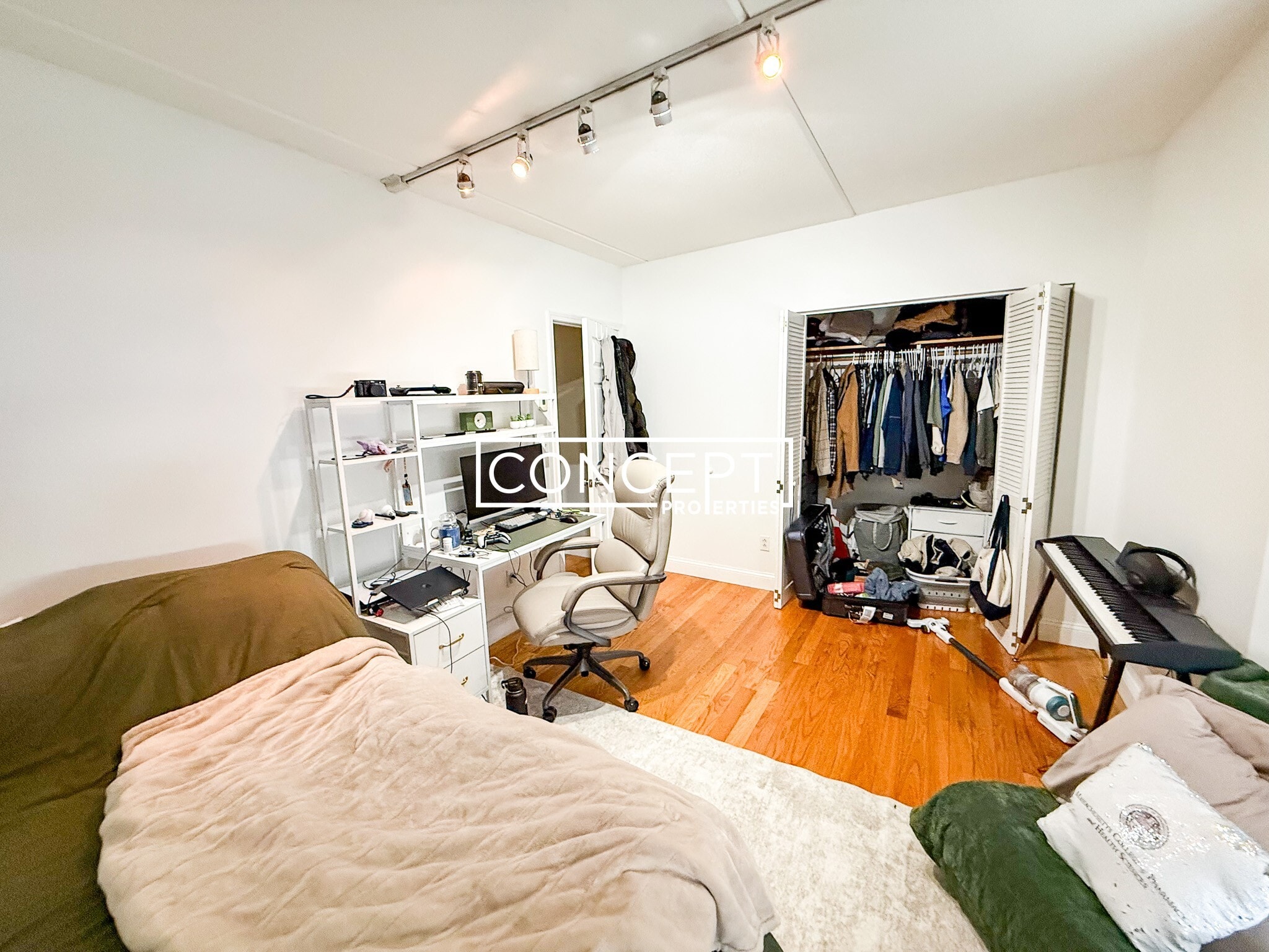 Building Photo - 22 Hayden St