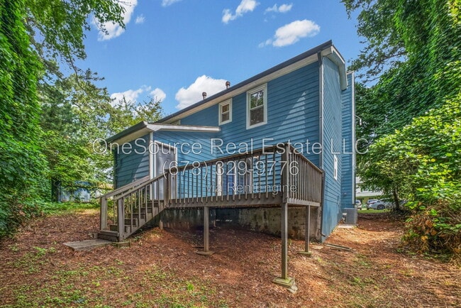 Building Photo - 2961 Lakemont Dr SW