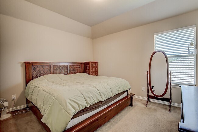 Building Photo - 2832 Gooseberry Dr