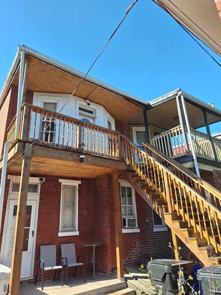 Building Photo - 209 Muench St