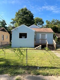 Building Photo - 2511 Quinton St