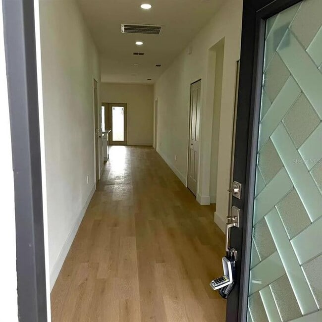 Building Photo - 13277 Center Ave