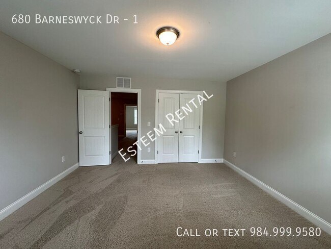 Building Photo - 680 Barneswyck Dr