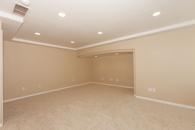 Building Photo - Spacious 3-Bedroom Townhome in Prime South...