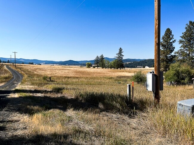 Building Photo - 2001 Manufactured Home on 160 Acre Farm ne...