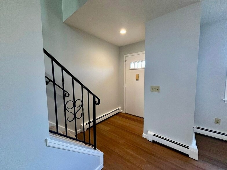 Building Photo - 7 Homestead Ln