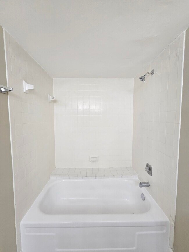 Building Photo - 1950 N Congress Ave