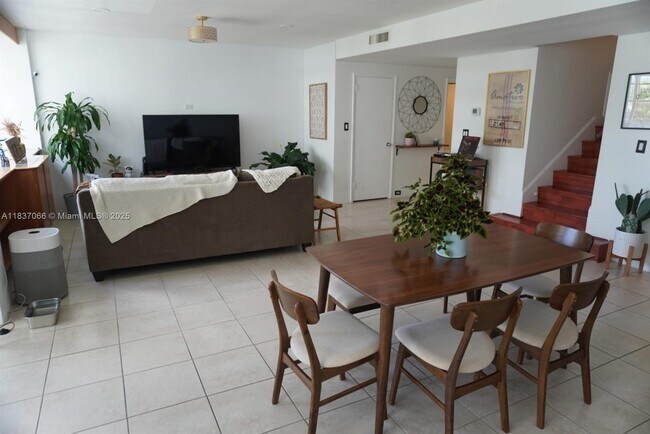 Building Photo - 1408 Brickell Bay Dr