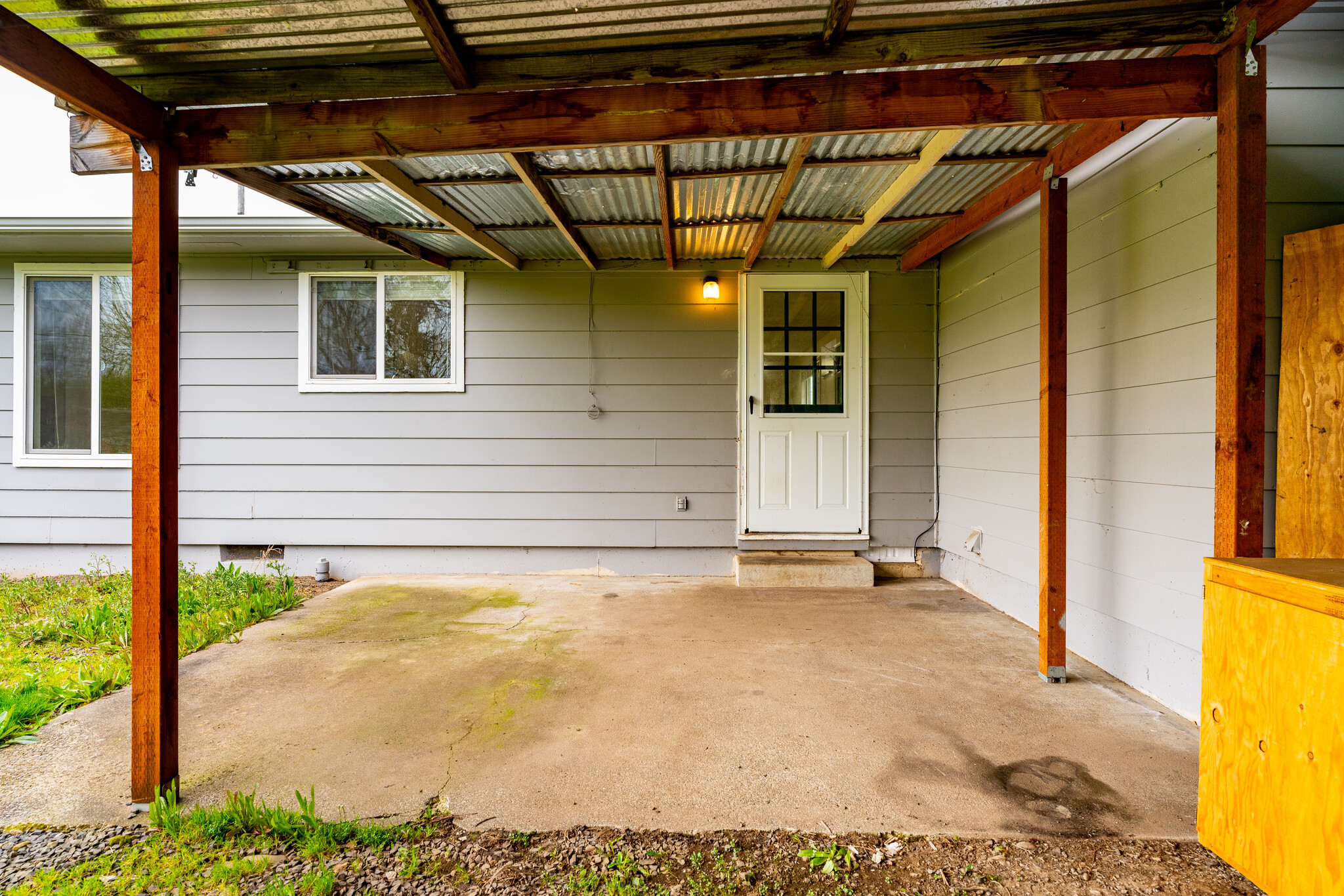 Building Photo - 404 Hillview Dr