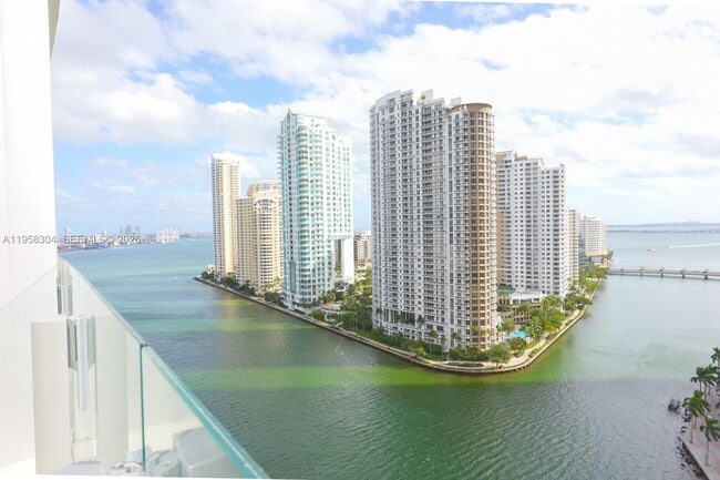 Building Photo - 300 Biscayne Blvd Way