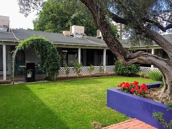 Building Photo - 543 W Coronado Rd