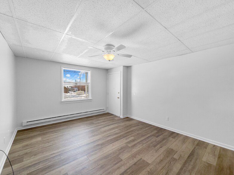 Building Photo - 301 N Julian St