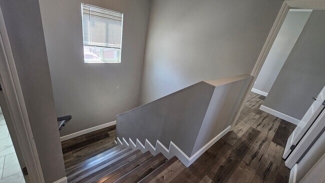 Building Photo - 1536 E