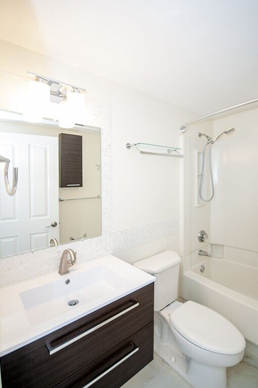 Building Photo - 10 Museum Way