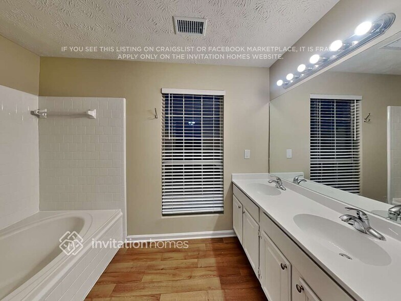 Building Photo - 10780 Mortons Crossing