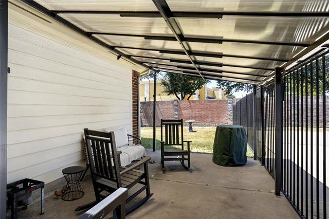 Building Photo - 1602 Meadow Park Dr