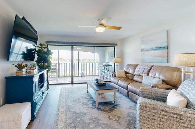 Building Photo - 454 Bouchelle Dr