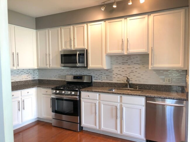 Building Photo - 2330 Sheehan Dr