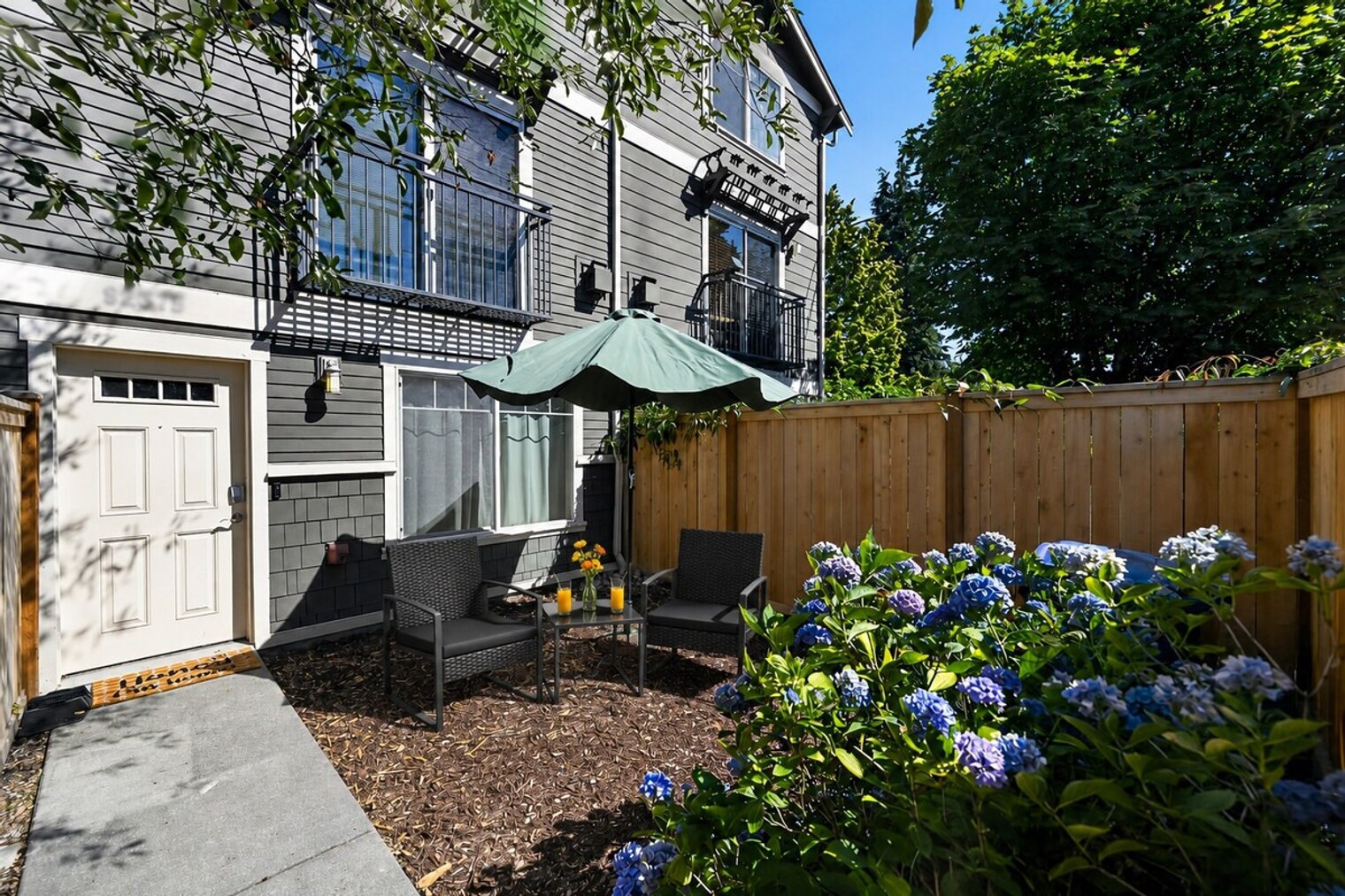 Building Photo - 9237 17th Ave SW