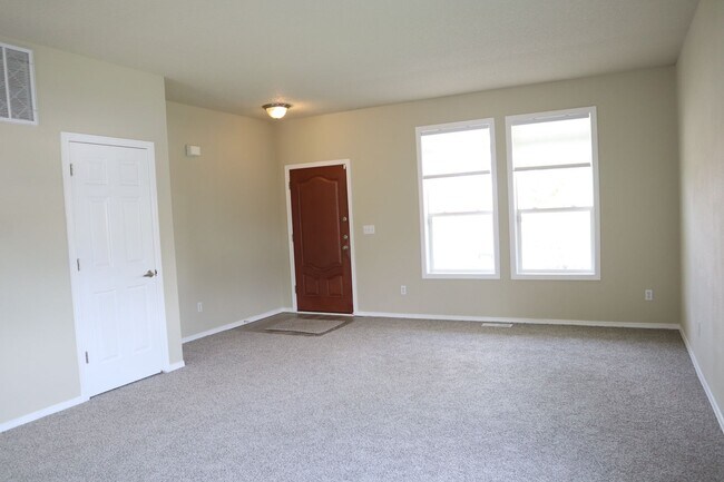 Building Photo - 9507 NE 39th Ave