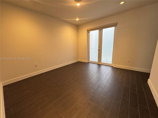 Building Photo - 10550 NW 65th Ln