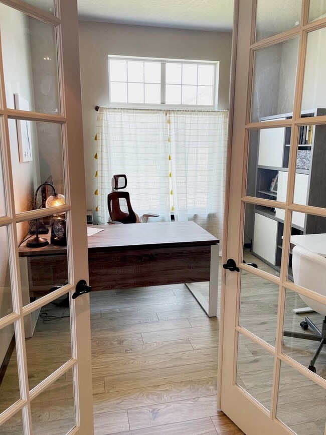 Building Photo - Beautiful 3 Bedroom, 2.5 Bath Two-Story Home with Office in Post Falls