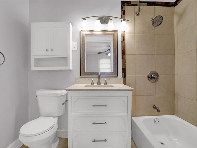 Building Photo - 1840 Manila Ave