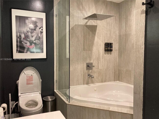 Building Photo - 7524 Mutiny Ave