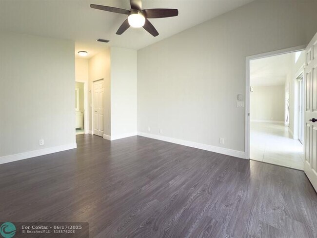 Building Photo - 12204 Sunset Point Cir