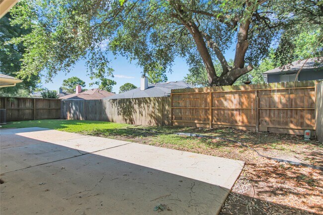 Building Photo - 8235 Alabaster Dr